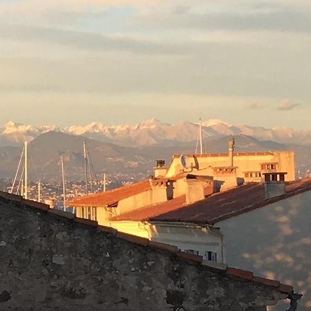 Apartmán Light Filled Penthouse In Old Antibes. Heart Of The Riviera Exteriér fotografie