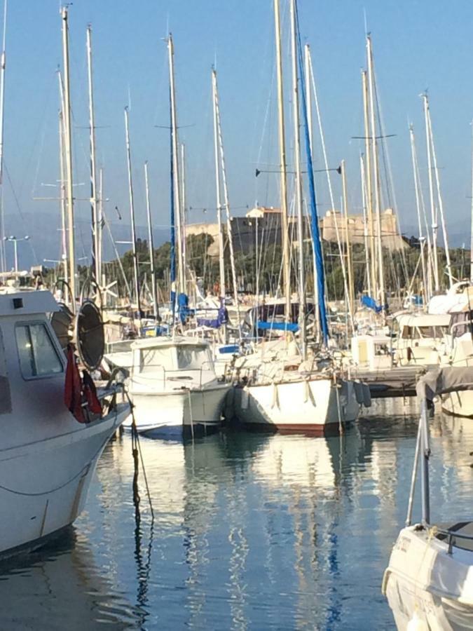 Apartmán Light Filled Penthouse In Old Antibes. Heart Of The Riviera Exteriér fotografie
