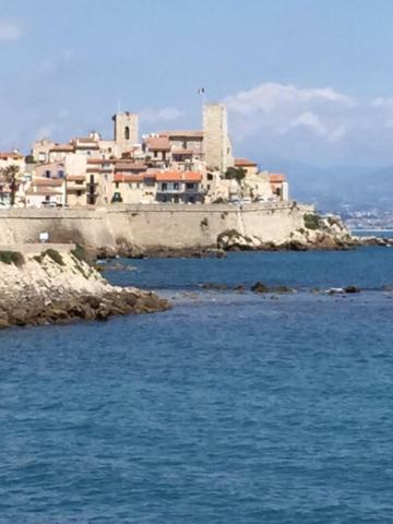 Apartmán Light Filled Penthouse In Old Antibes. Heart Of The Riviera Exteriér fotografie